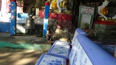 Bayin Nyi Cave Hpa-an Pa-an hot spring monkeys
